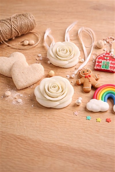 Kaltporzellan und Salzteig lackieren